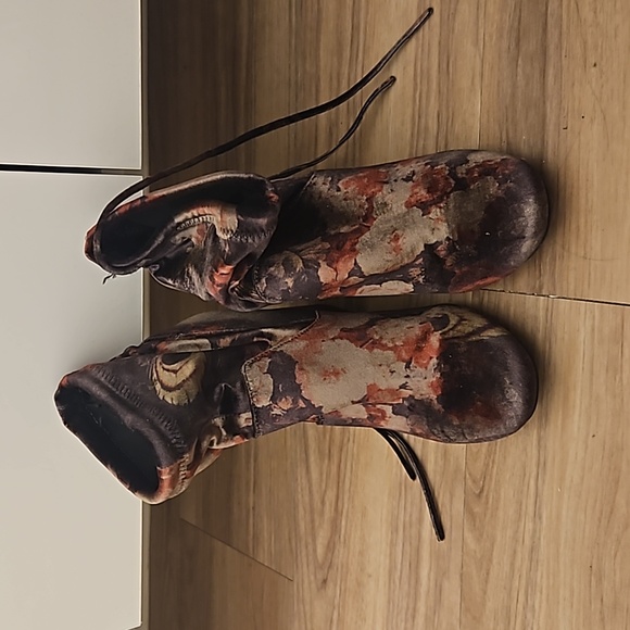 Suede floral booties - Picture 1 of 3